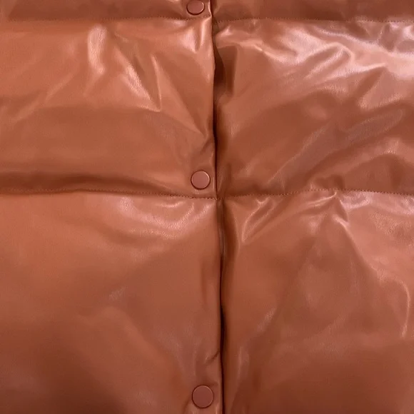 Simply Southern Tan Vegan Leather Puffer Vest NWT | XL | Adjustable Waist - Picture 4 of 8